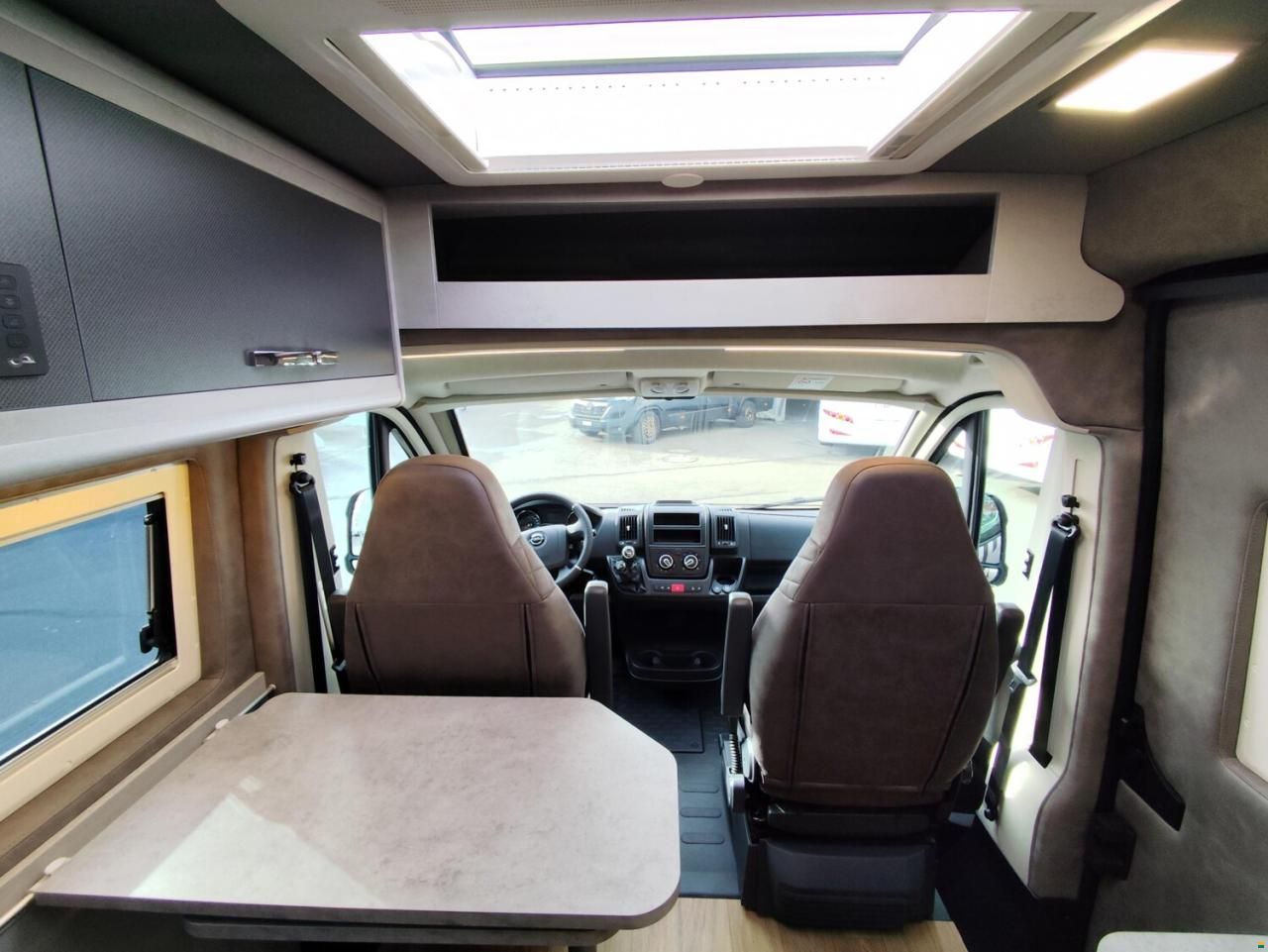 Megamobil Mega Classic 600 Opel 165 PS