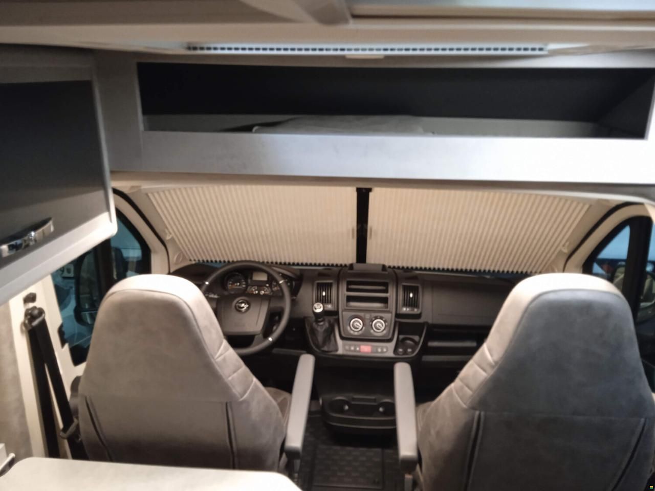 Megamobil Mega Classic 600 Opel 165 PS