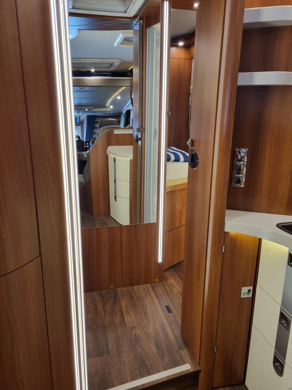 Carthago chic e-line I 51 QB Suite Yachting