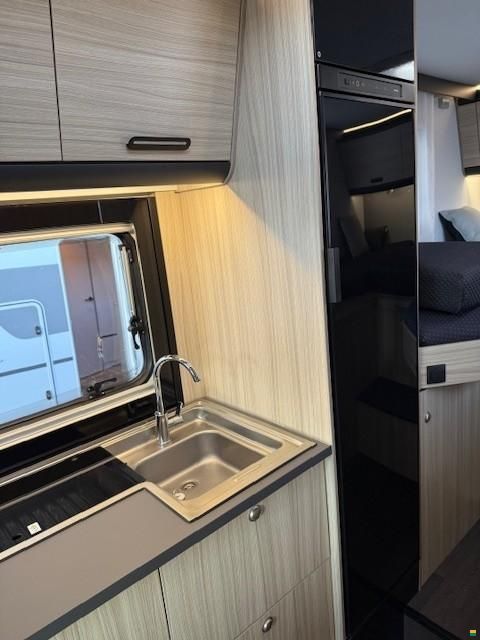 Adria Sun Living S70SL