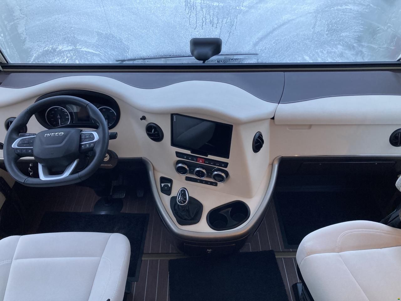 Concorde Carver 850 L