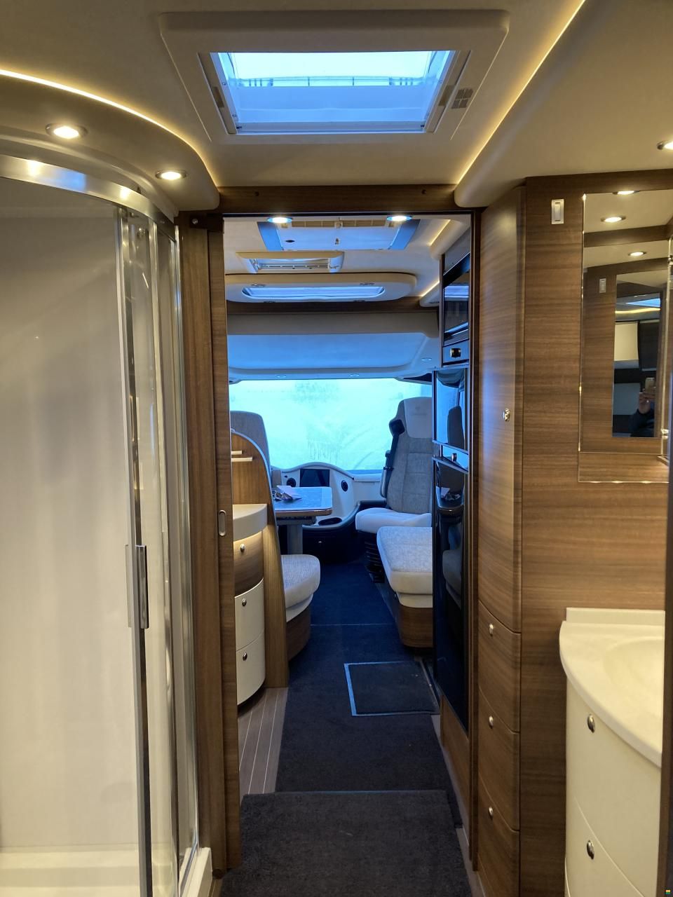 Concorde Carver 850 L