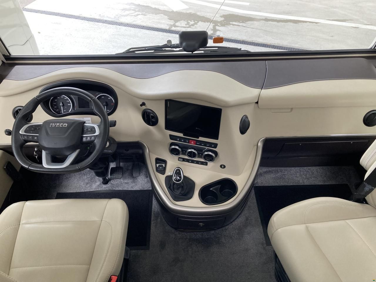 Concorde Carver 850 L