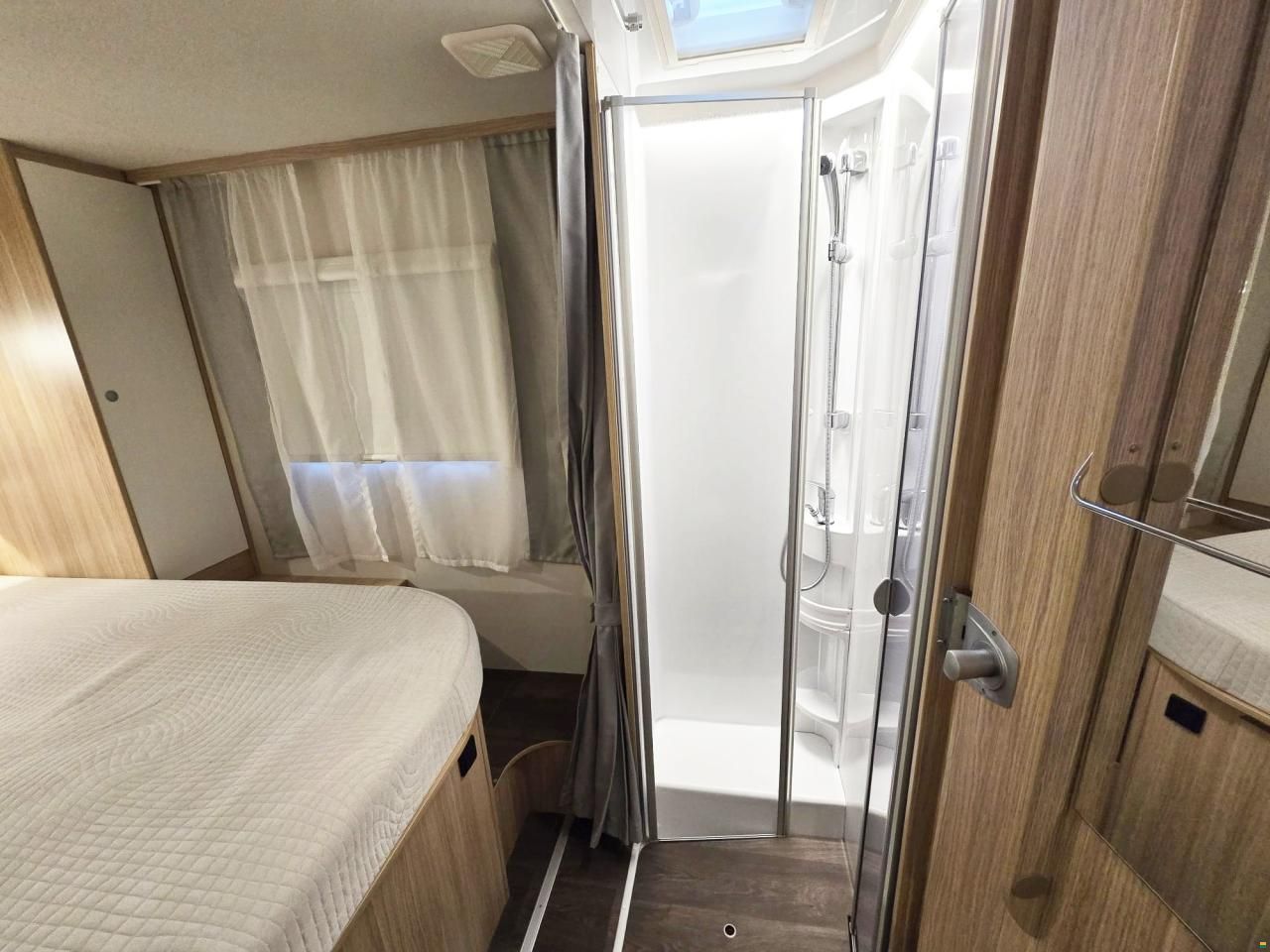 Sunlight CAPRON I 69 2.3 9-GANG AUTOMAT MJ 160