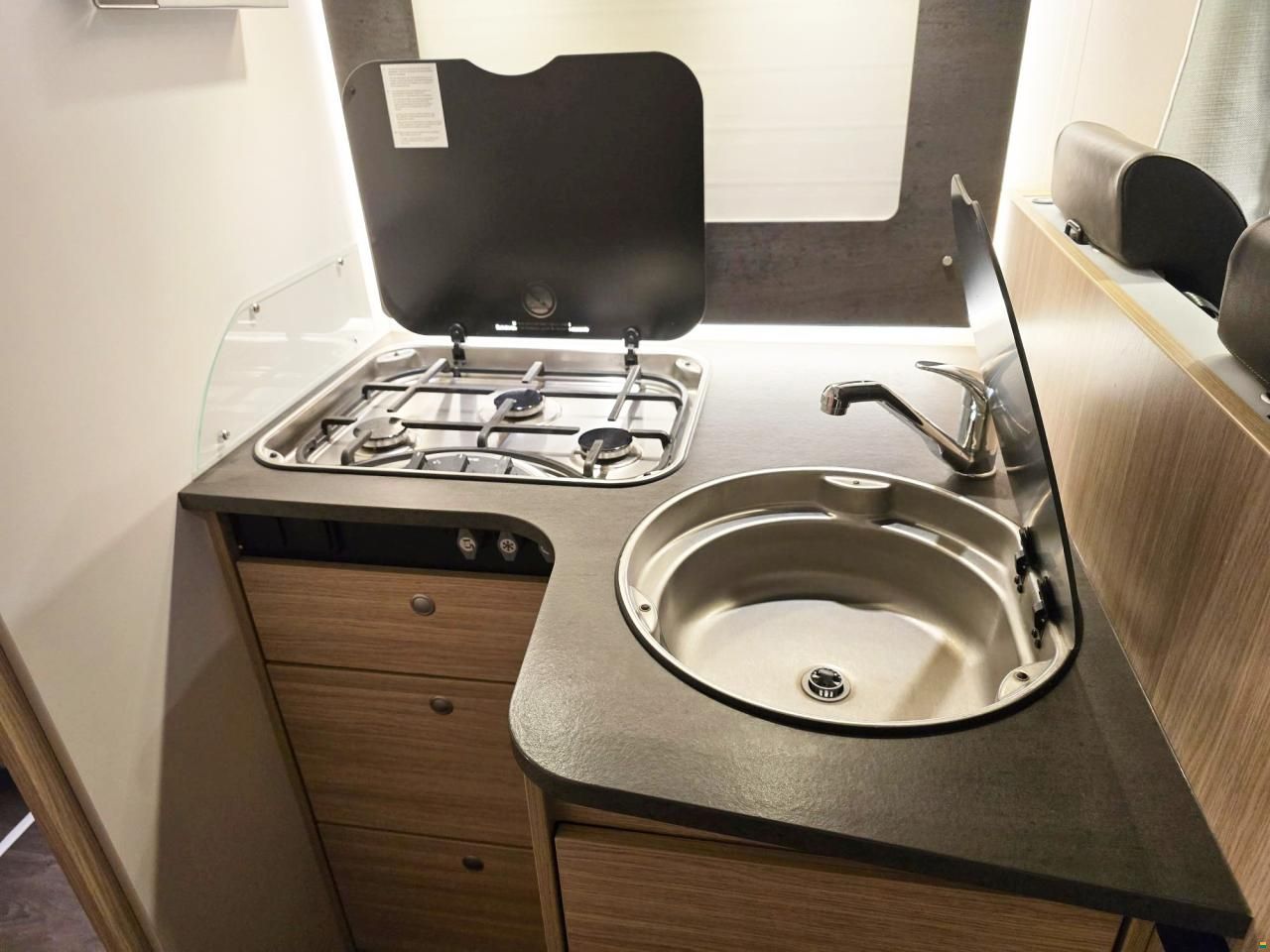 Sunlight CAPRON I 69 2.3 9-GANG AUTOMAT MJ 160