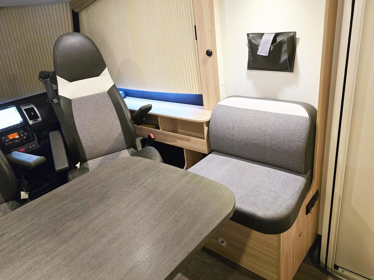 Sunlight CAPRON I 69 2.3 9-GANG AUTOMAT MJ 160