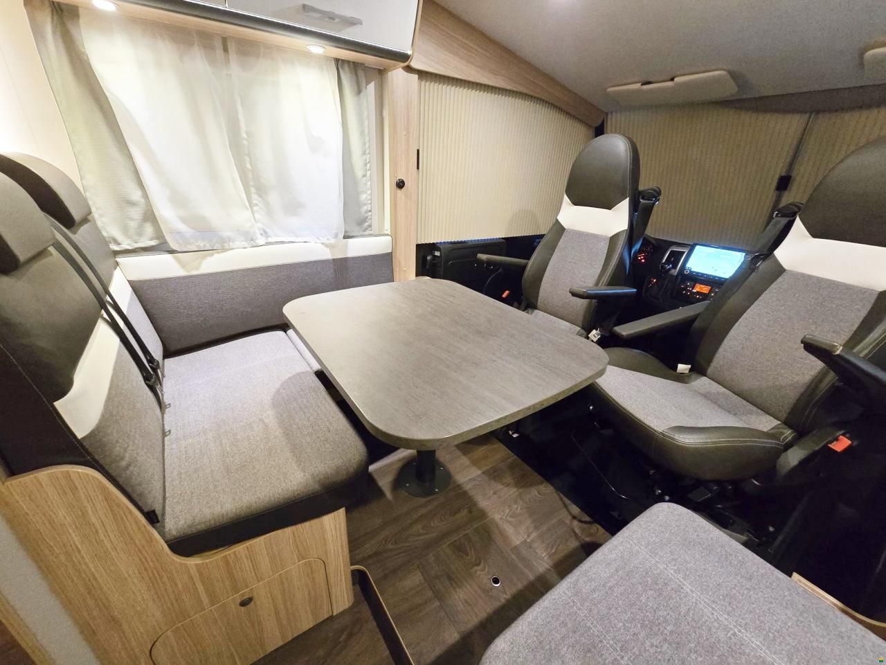 Sunlight CAPRON I 69 2.3 9-GANG AUTOMAT MJ 160