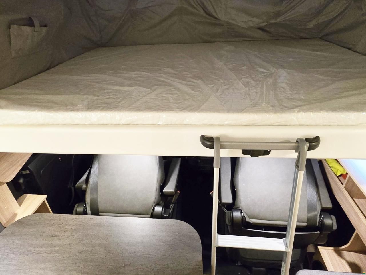 Sunlight CAPRON I 69 2.3 9-GANG AUTOMAT MJ 160