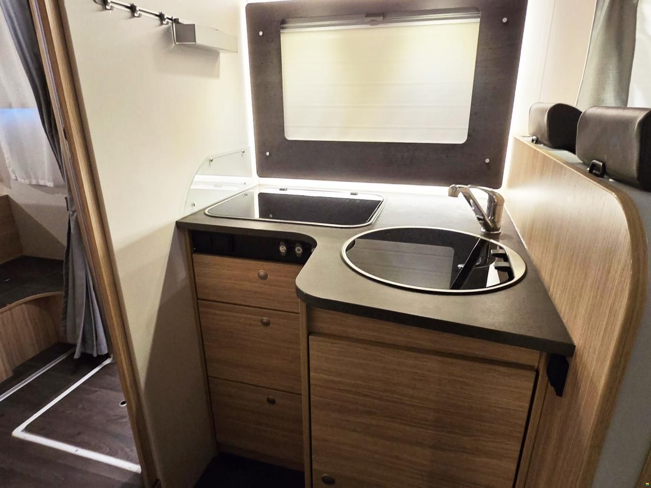 Sunlight CAPRON I 69 2.3 9-GANG AUTOMAT MJ 160