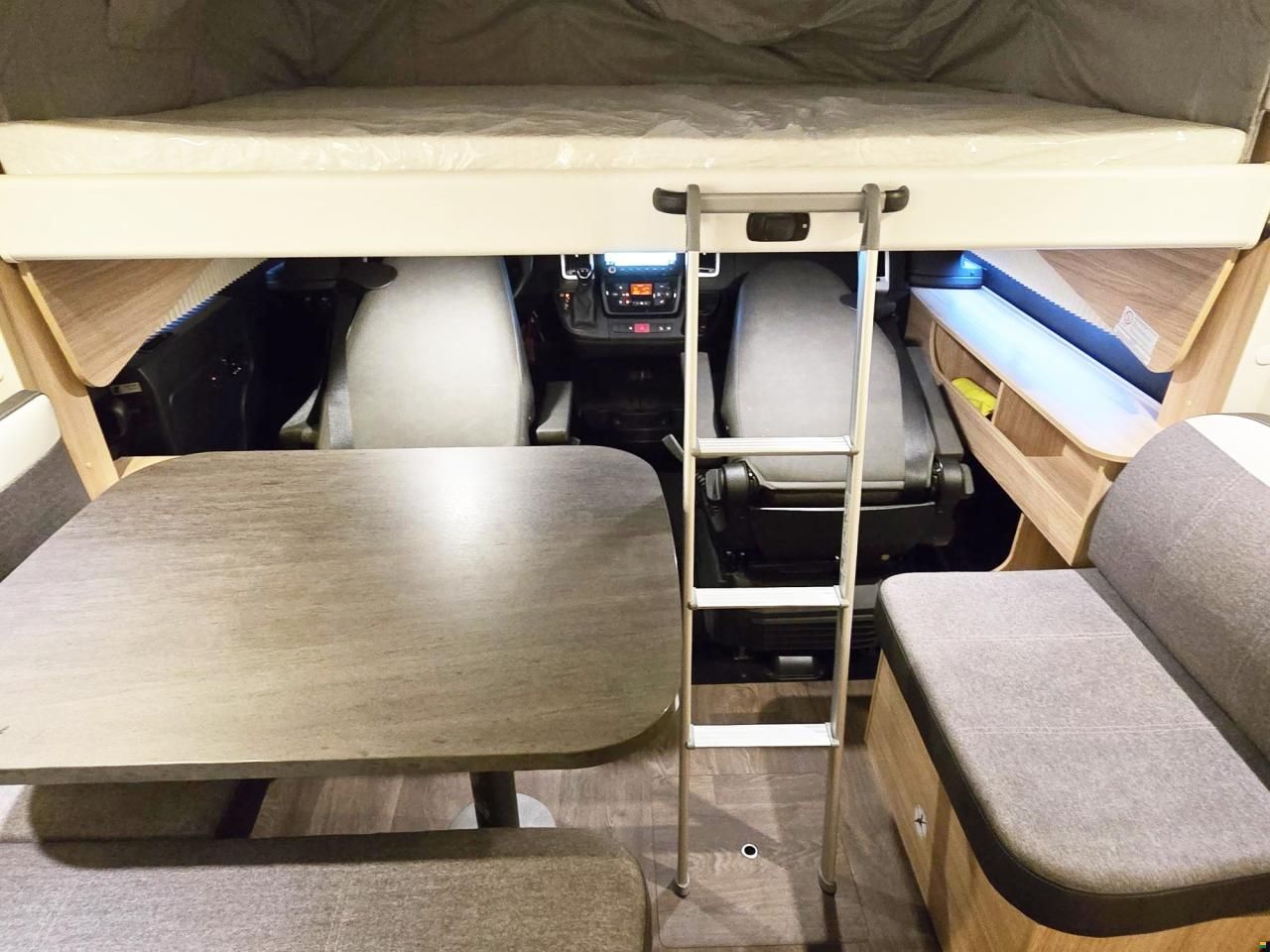 Sunlight CAPRON I 69 2.3 9-GANG AUTOMAT MJ 160