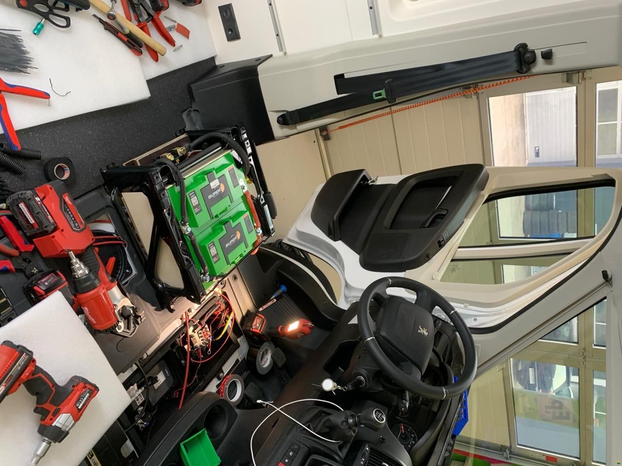 Tourne Peugeot 6.0