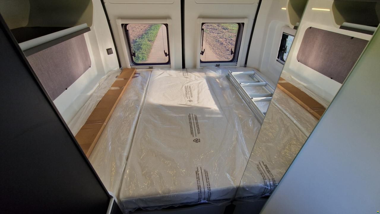 Yucon Microliner 60 B