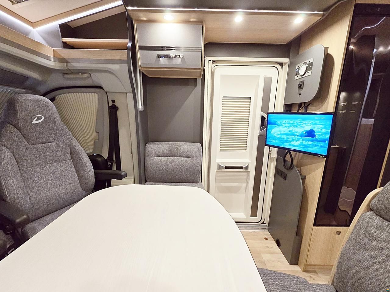 Dethleffs EDITION SILVER LINE T 7056 2.3 MJ 140