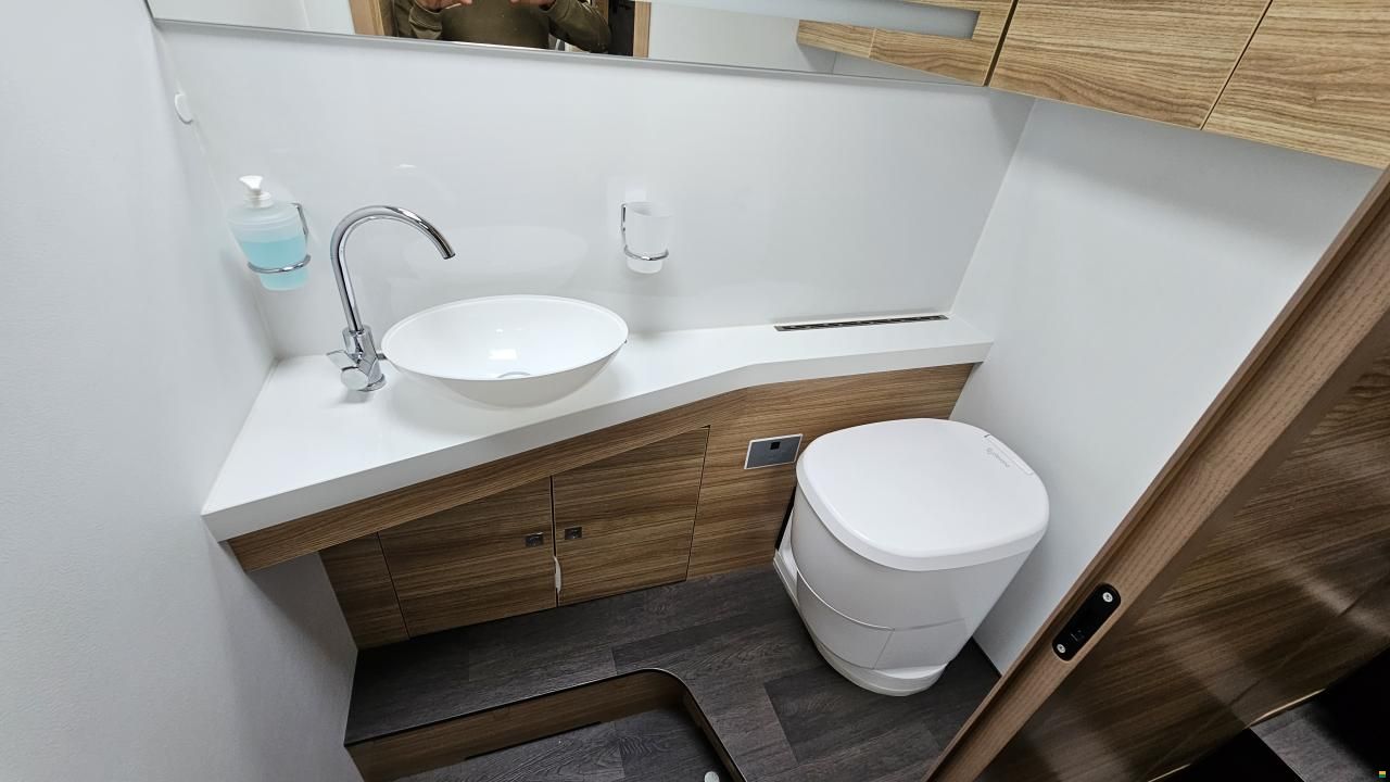 Adria Sonic Supreme 810SL