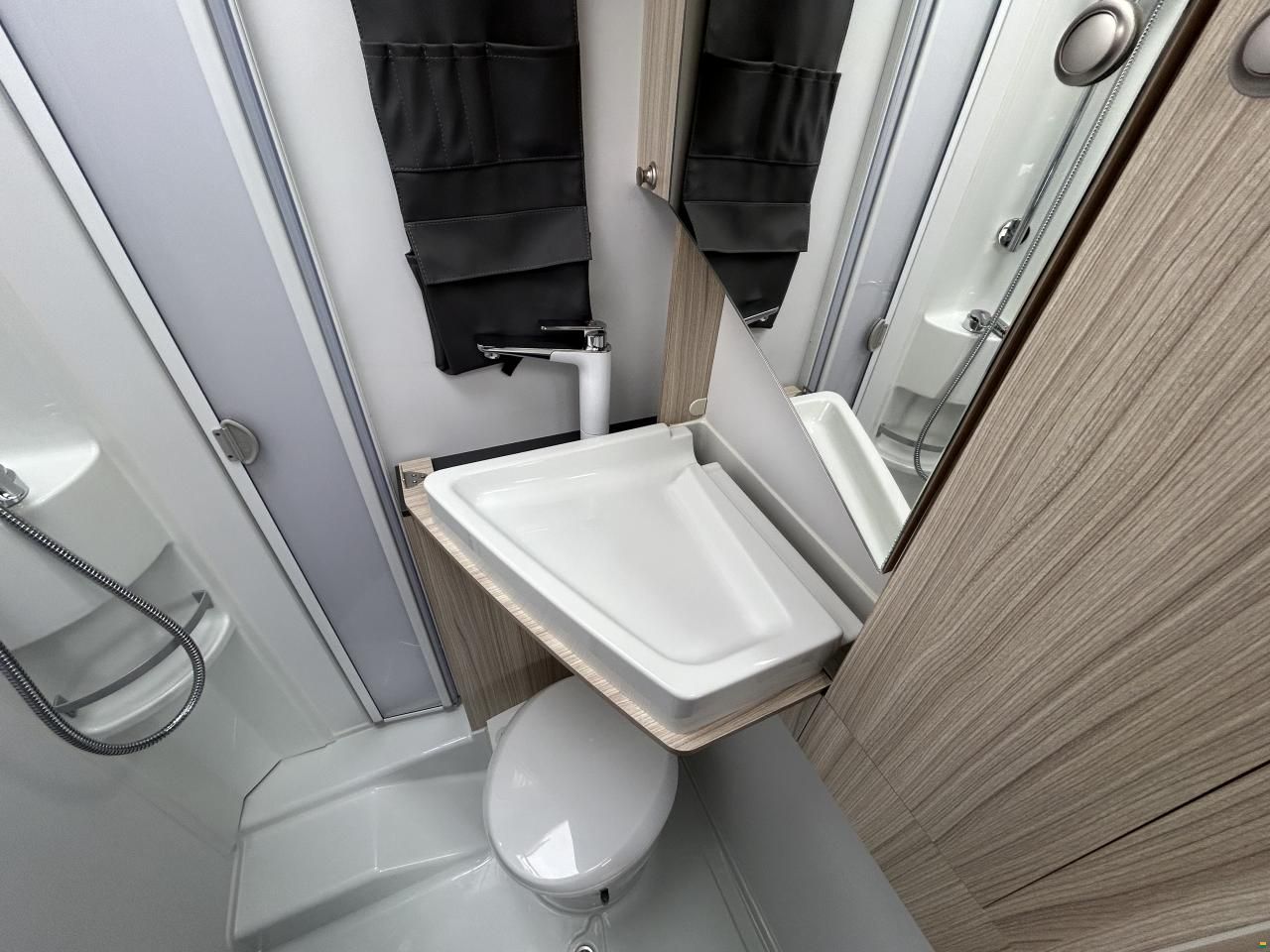 Adria Sun Living S70 SL