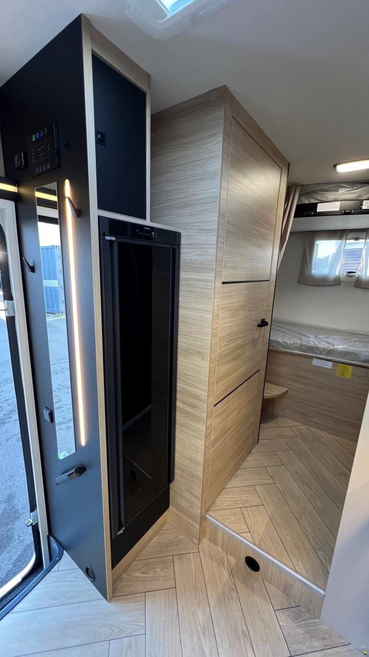 Challenger 380 Etape Edition