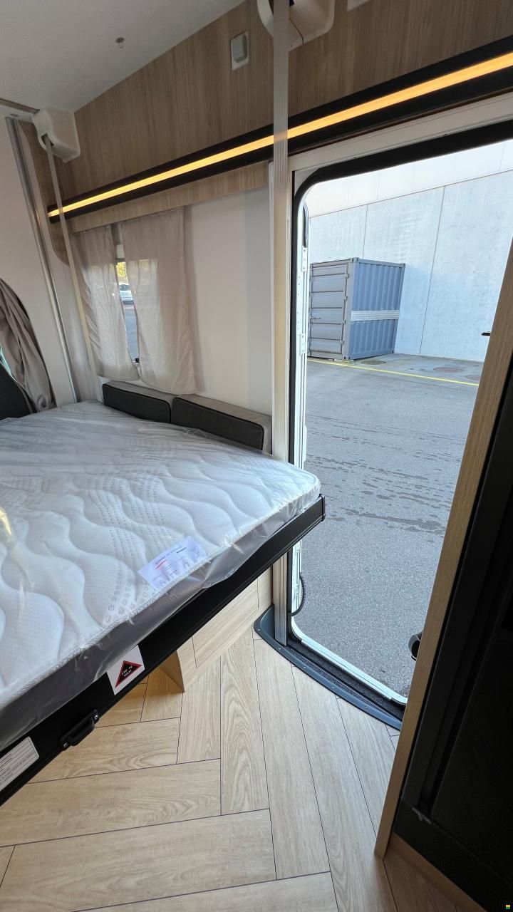 Challenger 380 Etape Edition