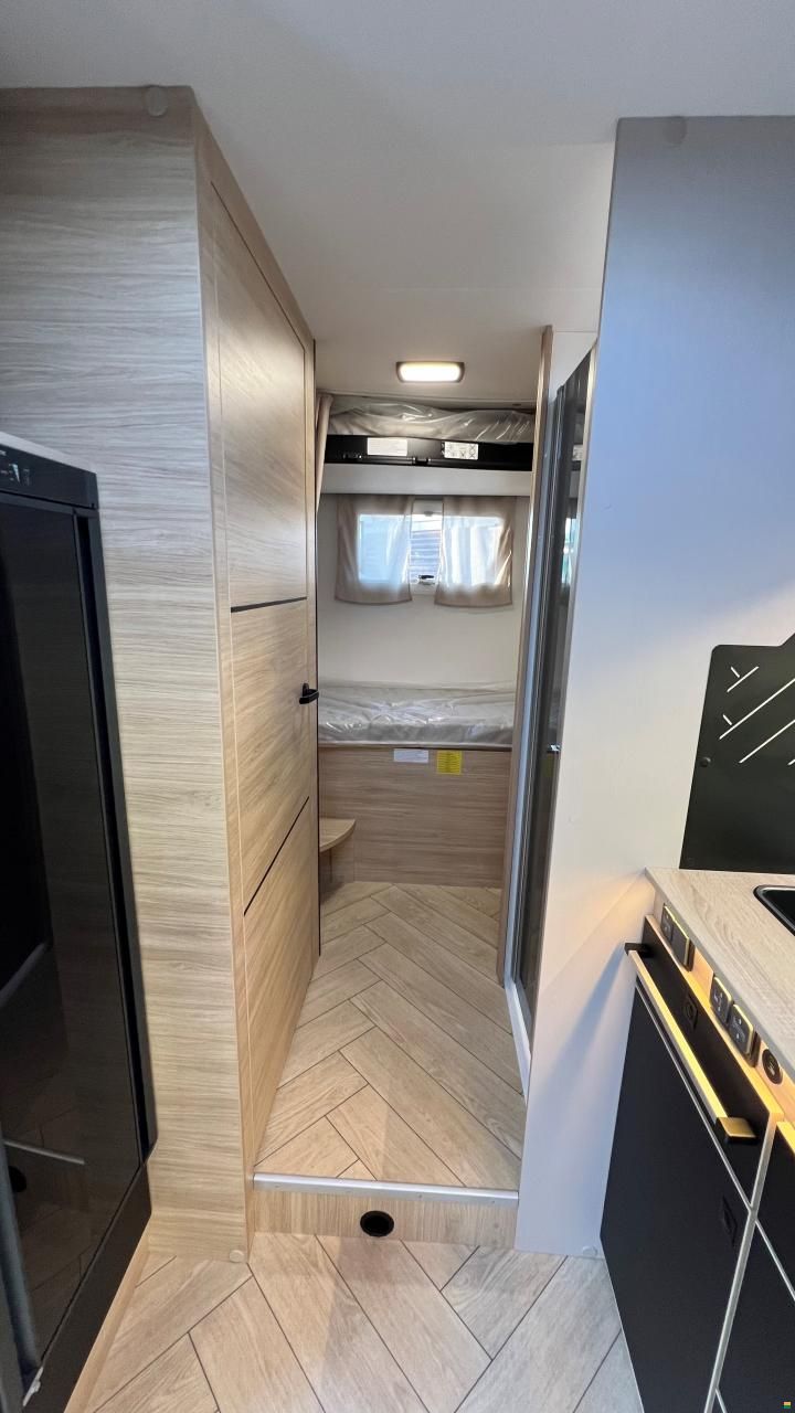 Challenger 380 Etape Edition