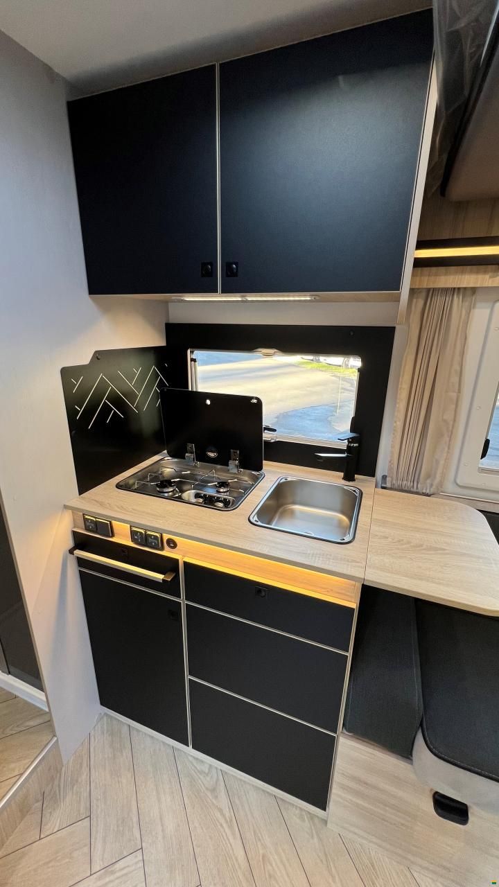 Challenger 380 Etape Edition