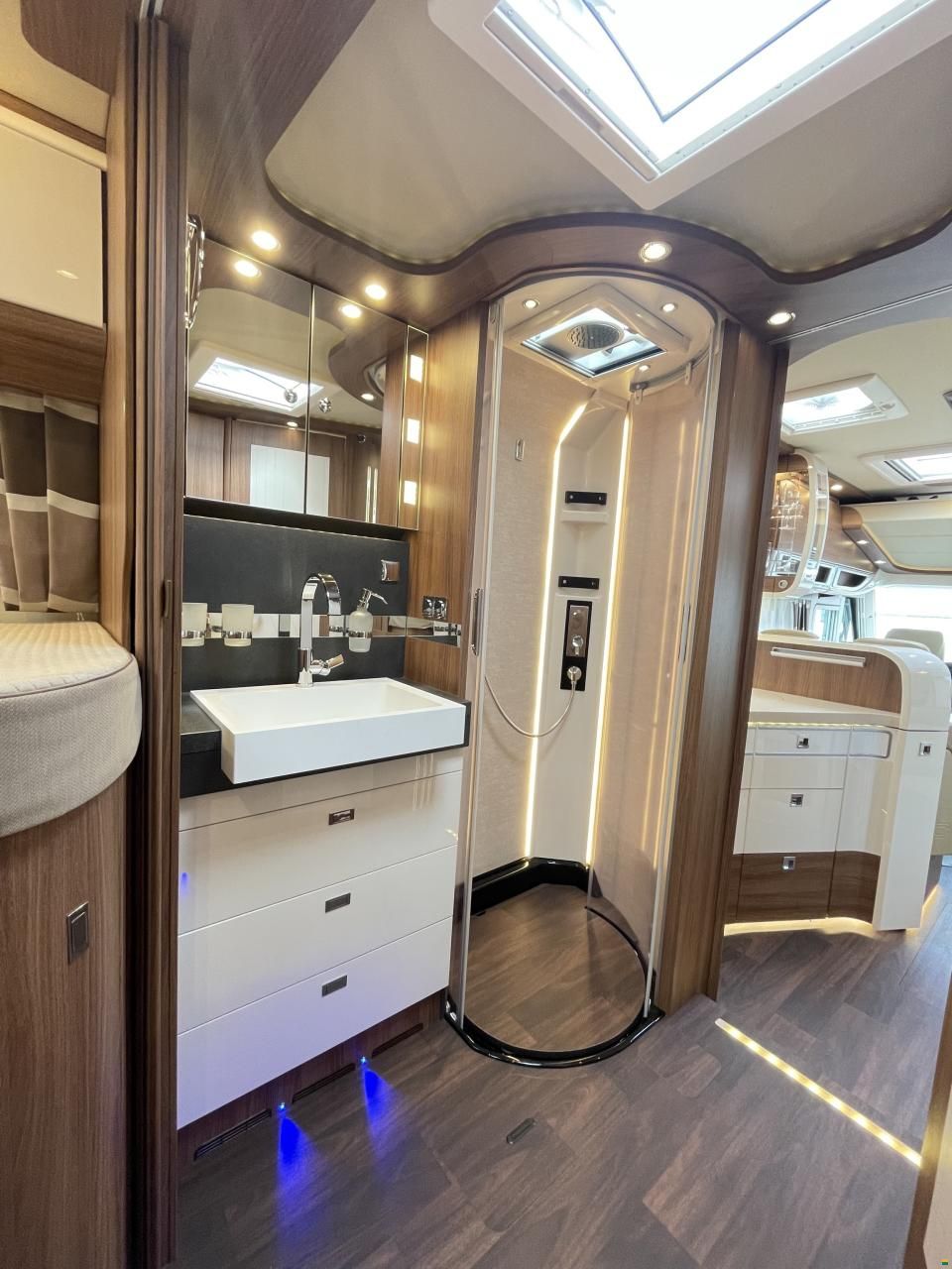 Carthago chic e-line I / XL - Mercedes I 61 XL LE - DA