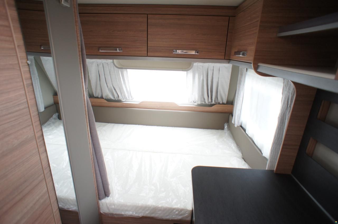 Weinsberg 420 QD CaraOne HOT-Edition