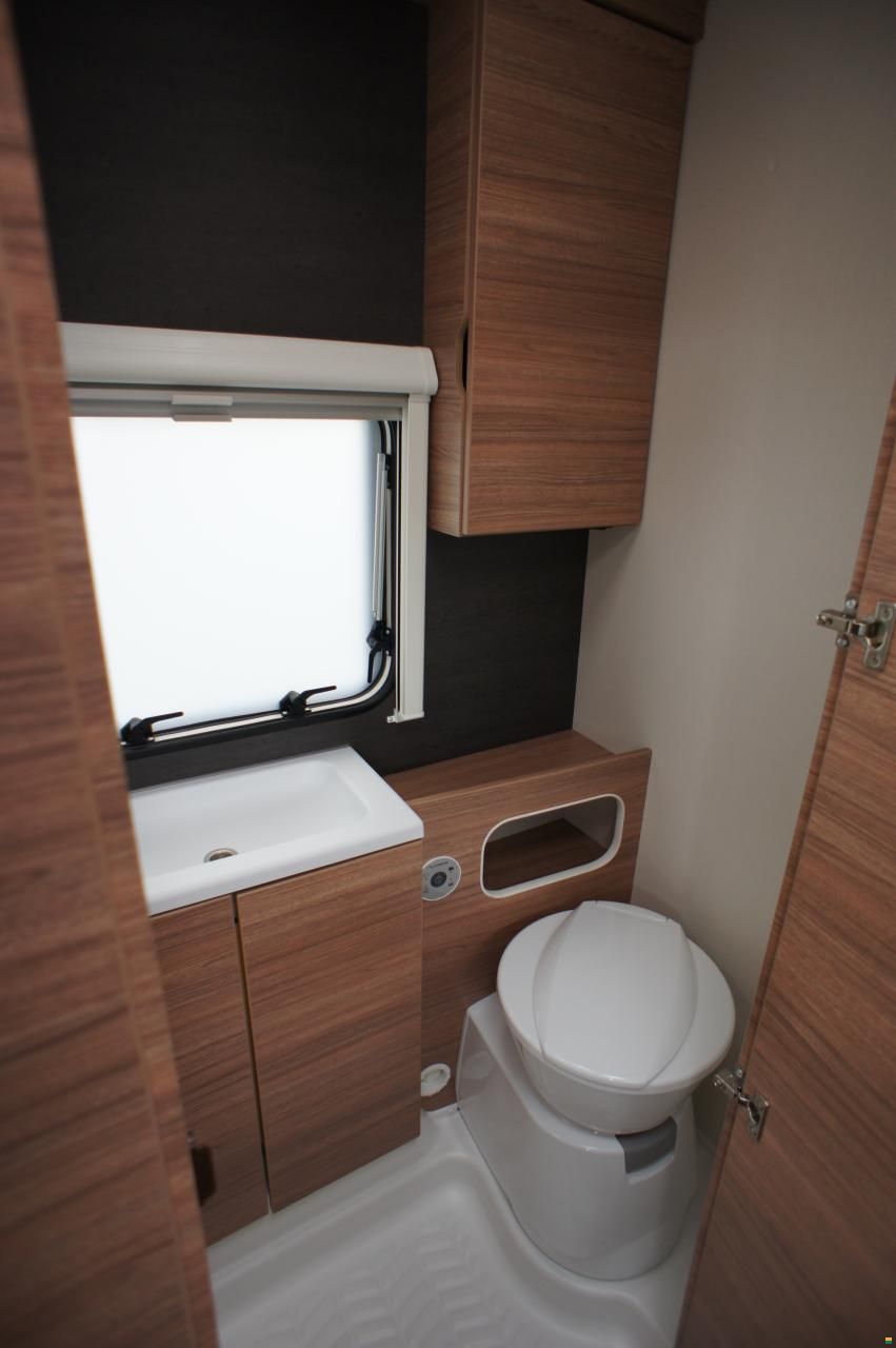 Weinsberg 420 QD CaraOne HOT-Edition