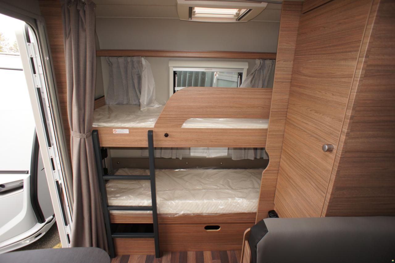 Weinsberg 500 FDK CaraOne HOT-Edition