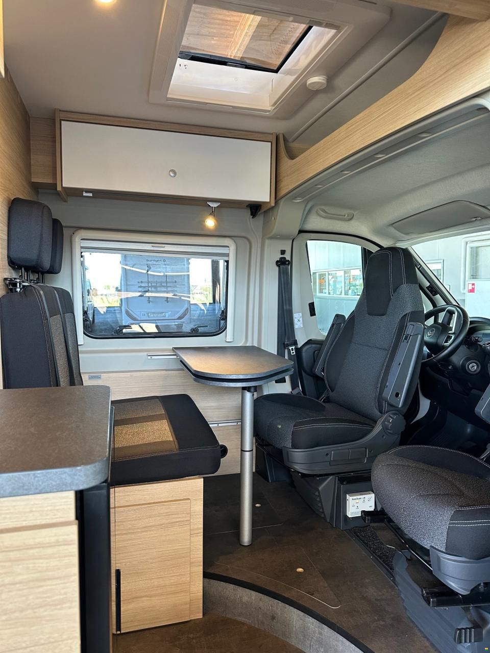 Roadcar R640