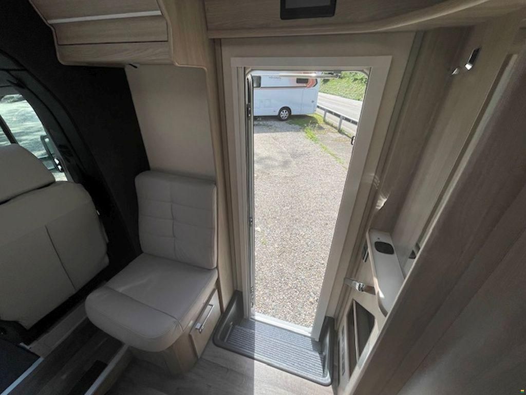 Kabe Travel Master NOVUM 750 LGB Light