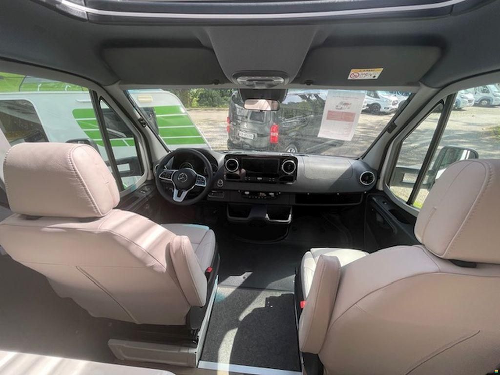 Kabe Travel Master NOVUM 750 LGB Light