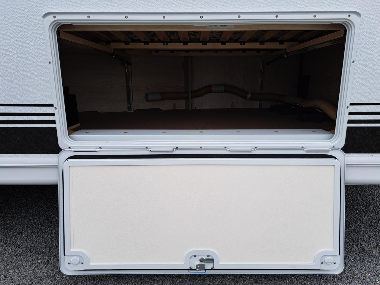 Bürstner Premio 455 TS Black Forest