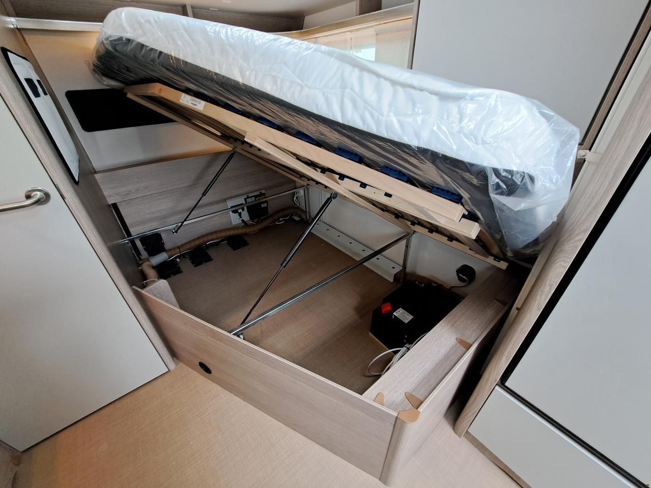 Bürstner Premio 455 TS Black Forest