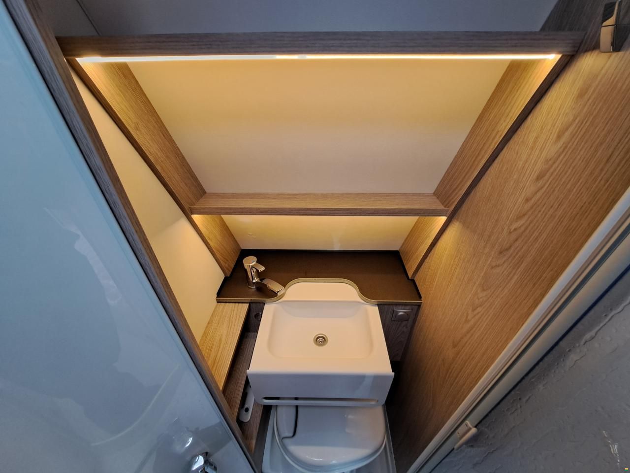 Bürstner Premio 455 TS Black Forest