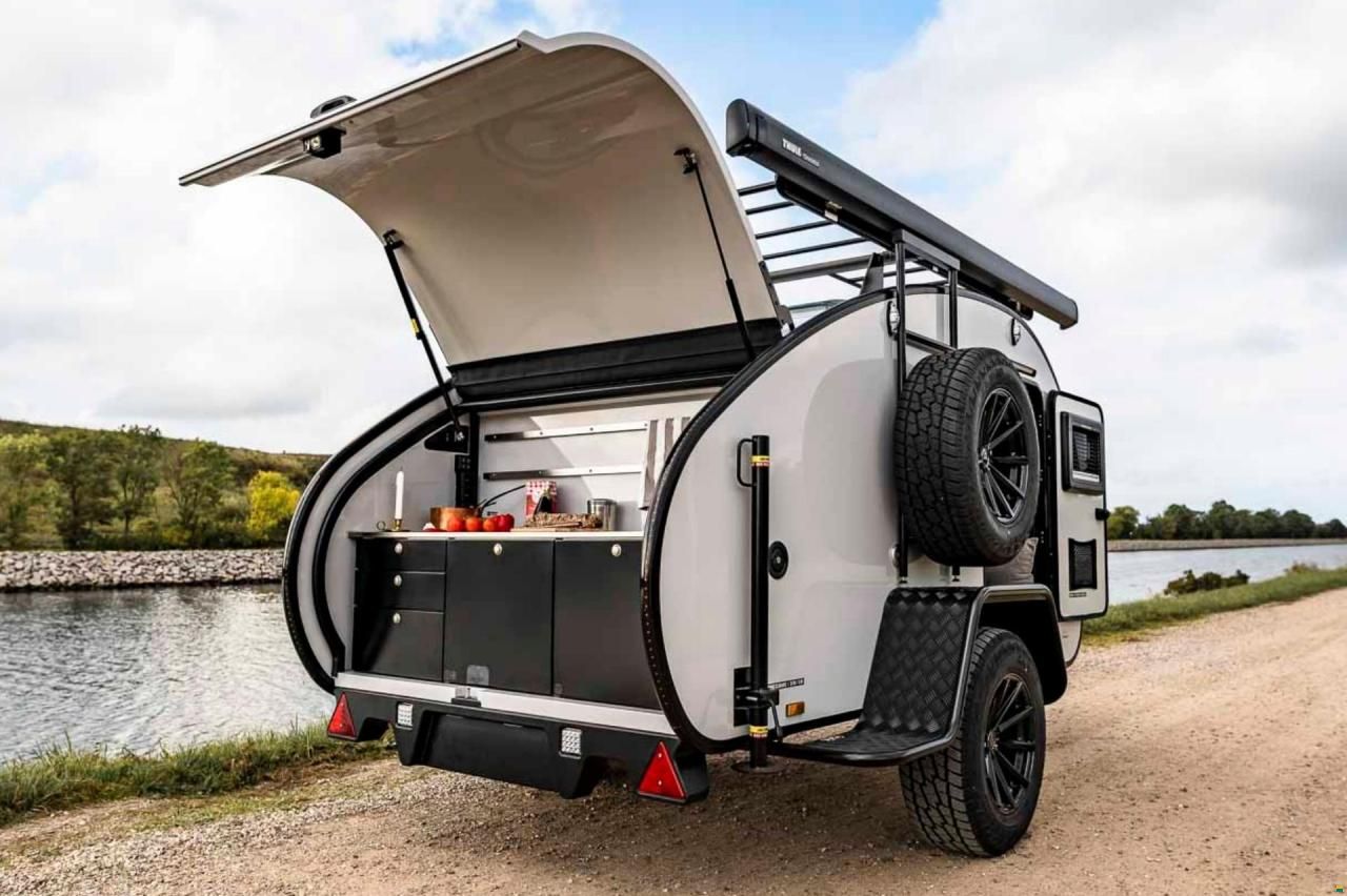 HeroCamper Armstrong