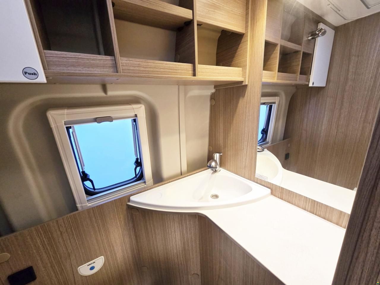 Carado CV 601 EDITION 5 2.3 9-GANG AUTOMAT