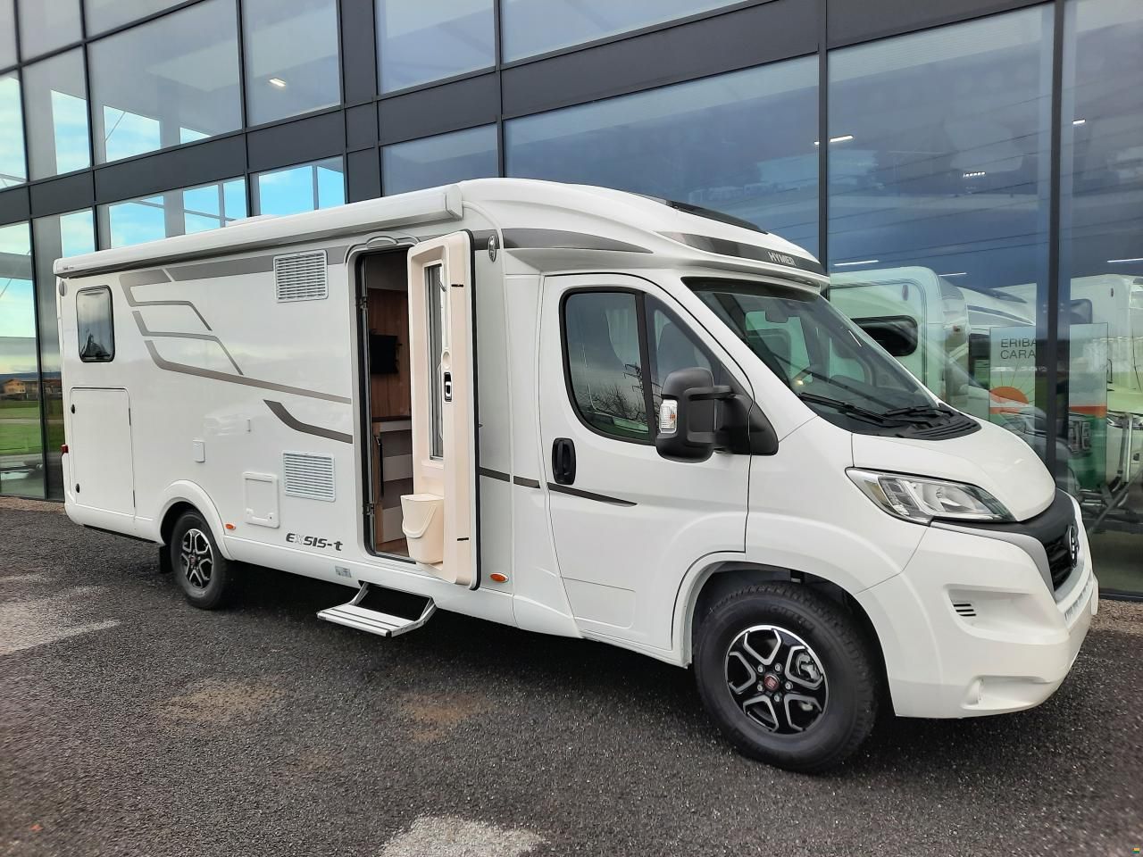 Hymer Exsis T 678