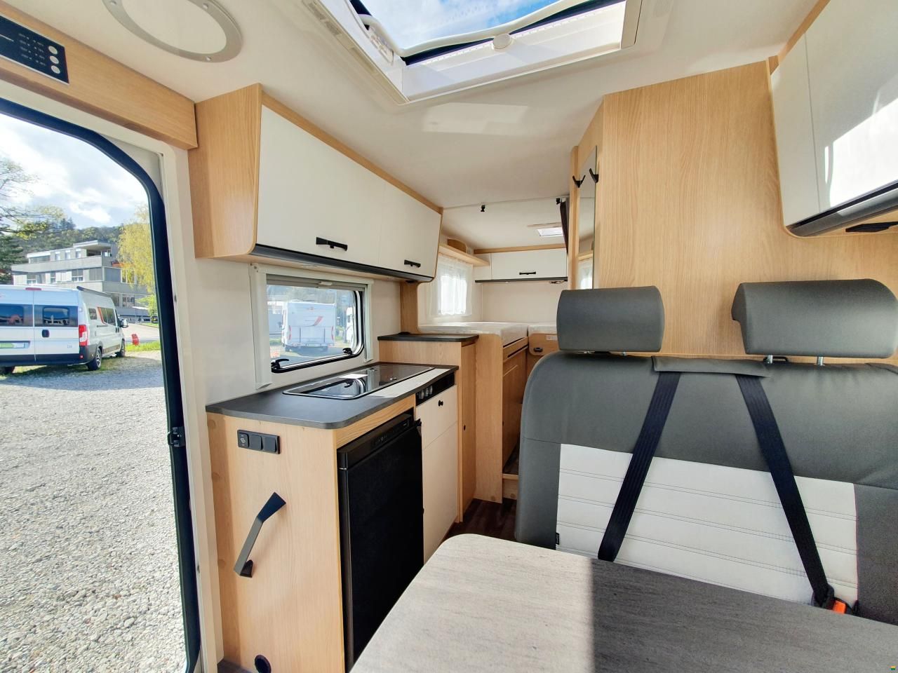 Sunlight V66 BLACK EDITION - top Reisewagen!