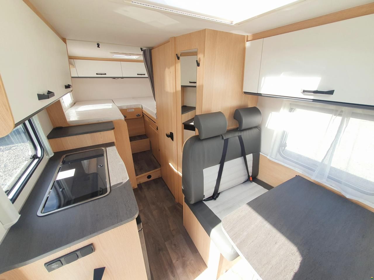 Sunlight V66 BLACK EDITION - top Reisewagen!