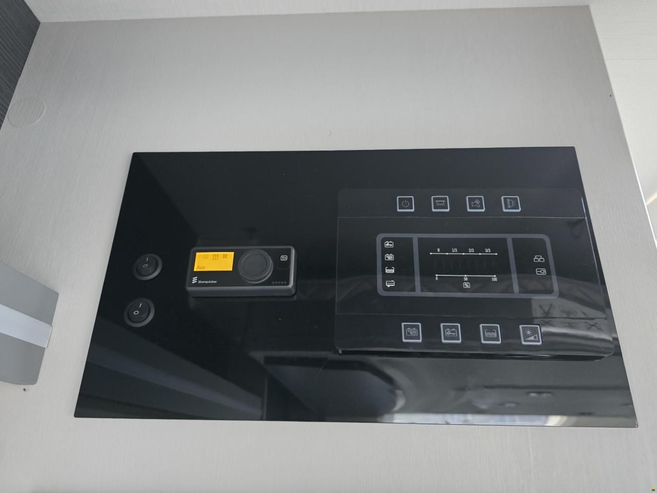 Challenger 260 GRAPHITE PREMIUM 2.0 TDCI AUTOMAT