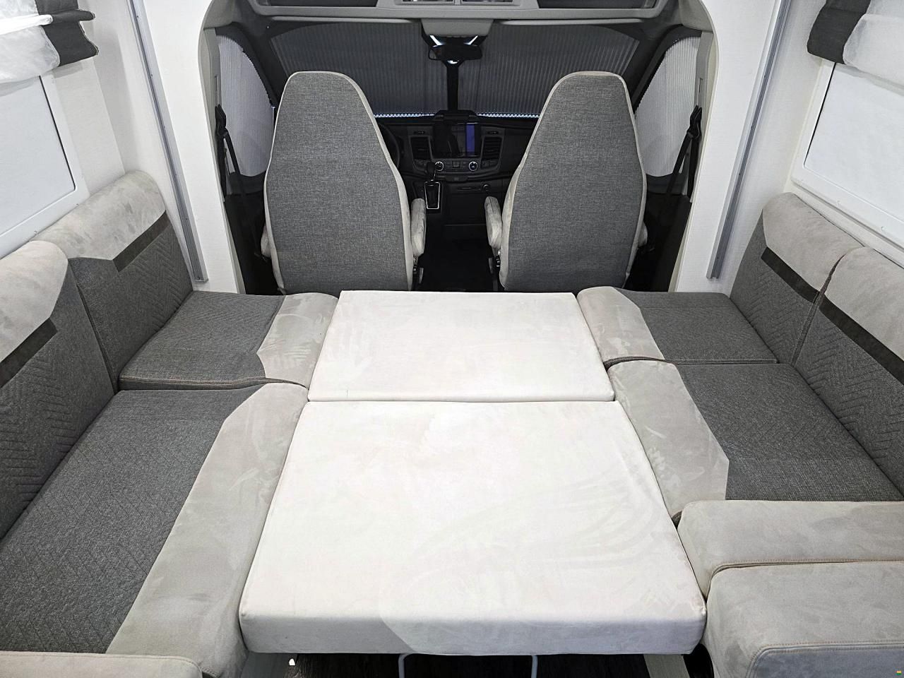 Challenger 260 GRAPHITE PREMIUM 2.0 TDCI AUTOMAT