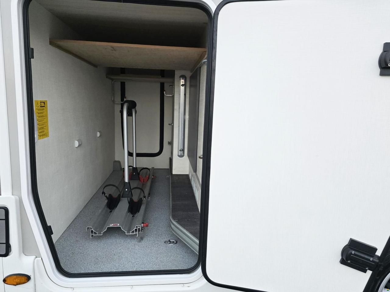 Challenger 260 GRAPHITE PREMIUM 2.0 TDCI AUTOMAT