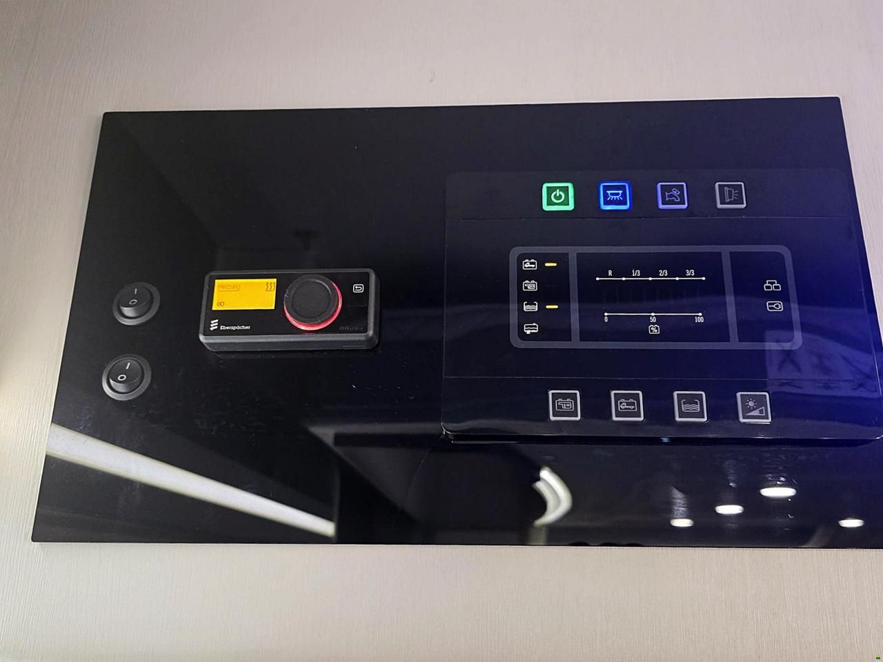 Challenger 260 GRAPHITE PREMIUM 2.0 TDCI AUTOMAT