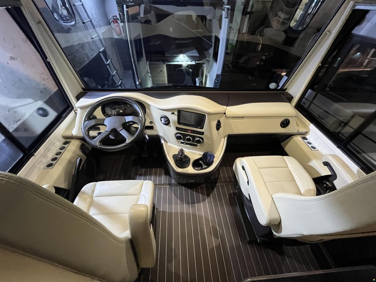 Concorde Charisma 900 L