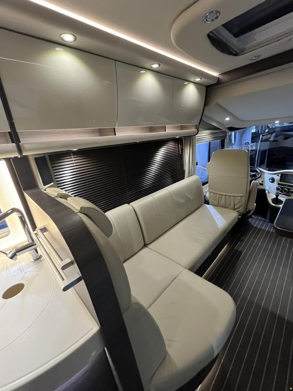 Concorde Charisma 900 L