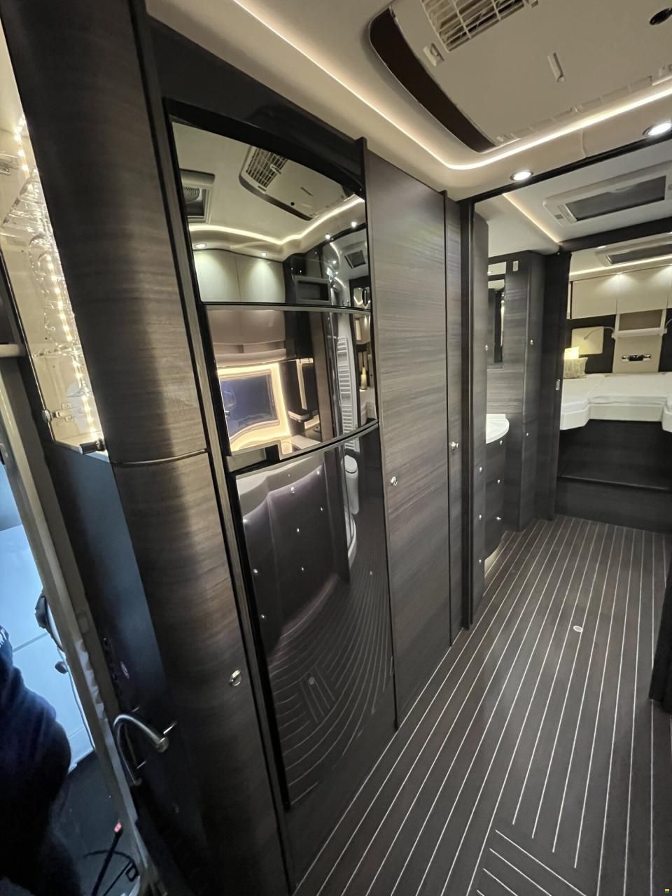 Concorde Charisma 900 L