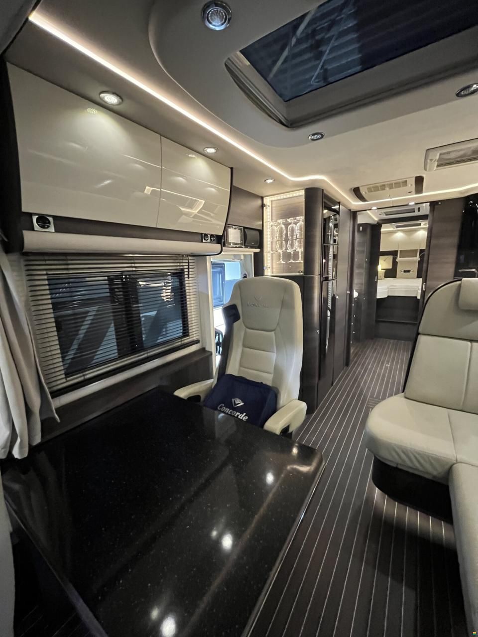 Concorde Charisma 900 L