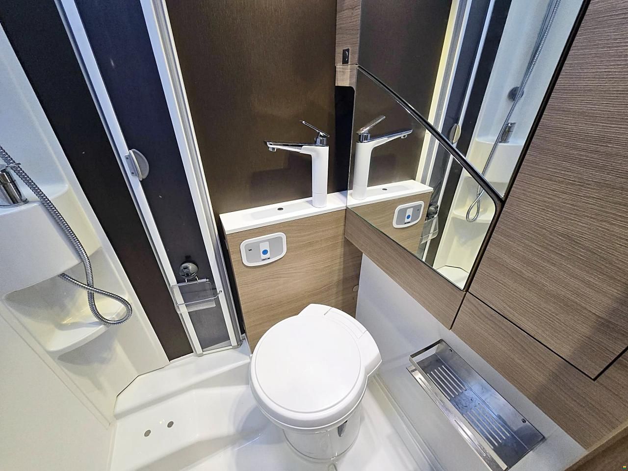 Adria COMPACT SL PLUS 2.3 AUTOMAT MJ150