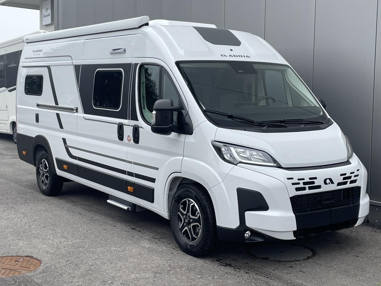 Adria Twin 640 SGX, SWISS EDITION