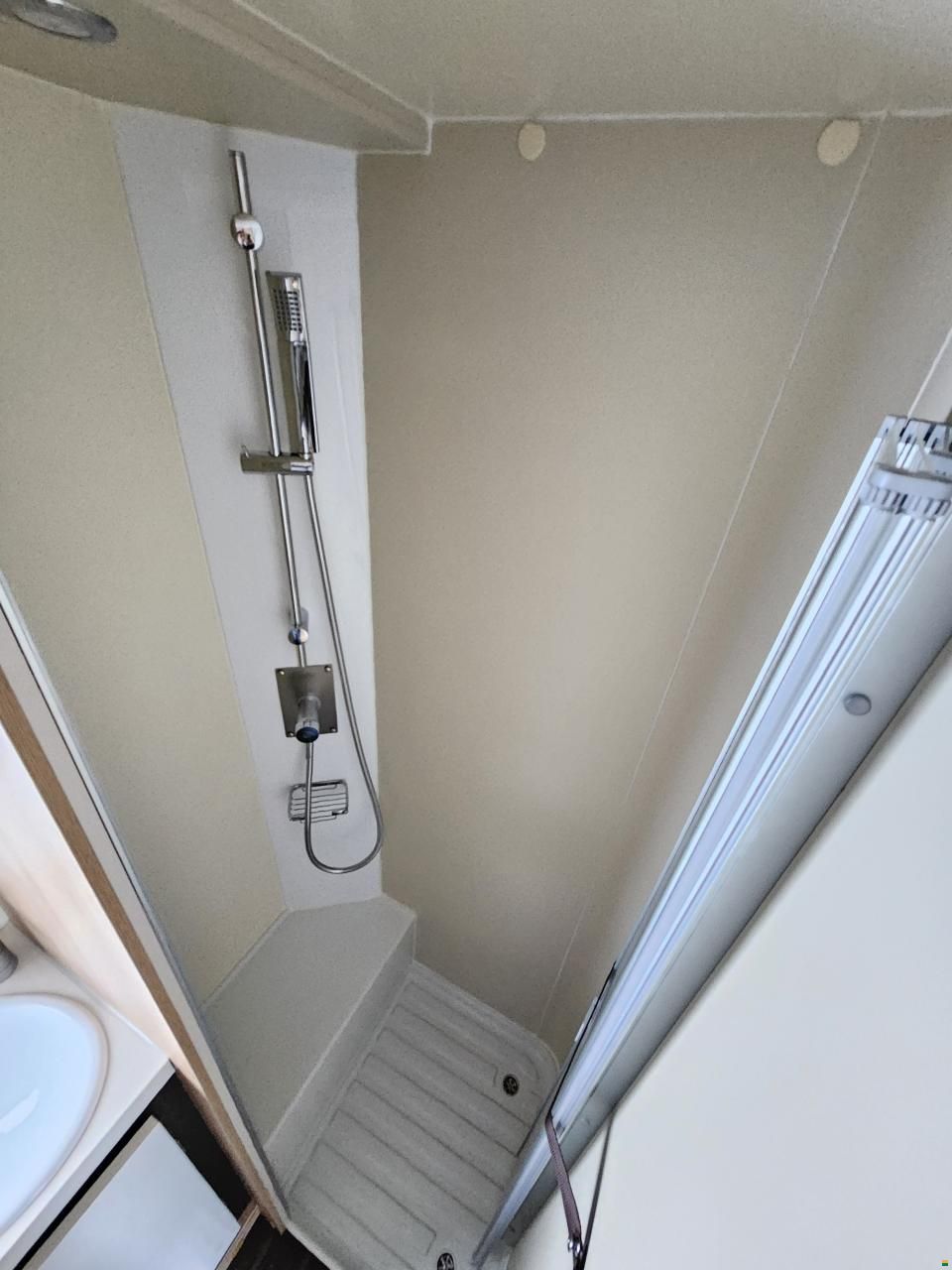 Forster-Reisemobile A 699 vb mit 7 Plätzer, Automat!