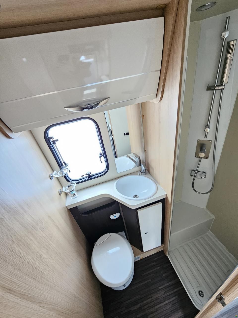 Forster-Reisemobile A 699 vb mit 7 Plätzer, Automat!